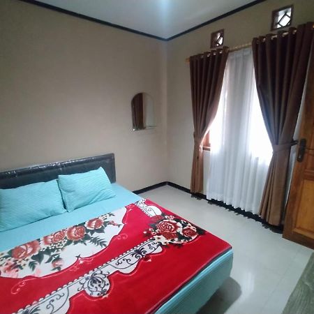 Villa Beverly Lembang Extérieur photo