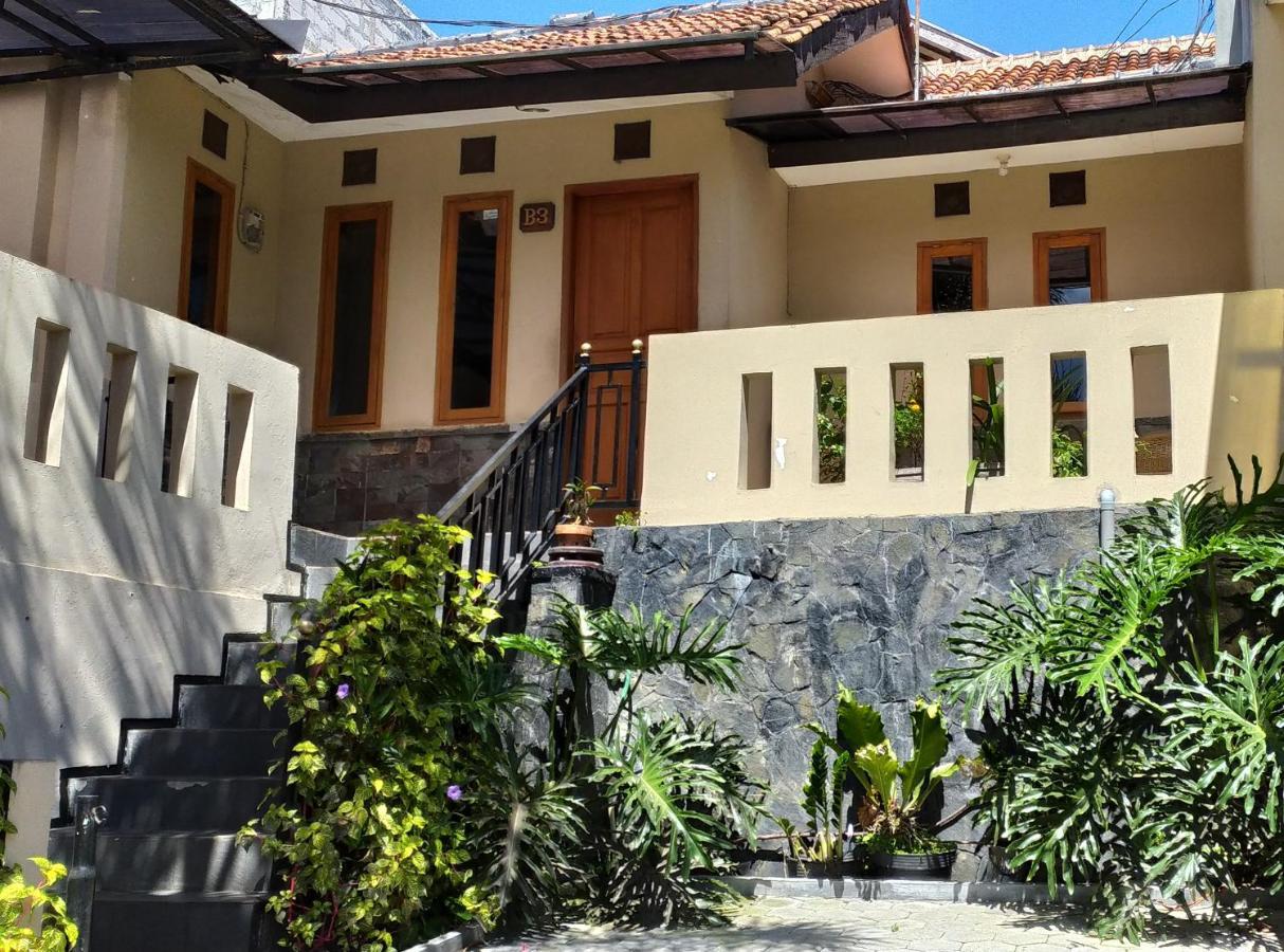 Villa Beverly Lembang Extérieur photo