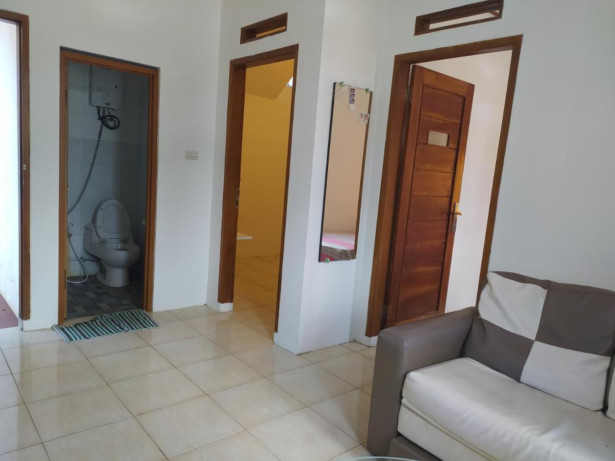 Villa Beverly Lembang Extérieur photo