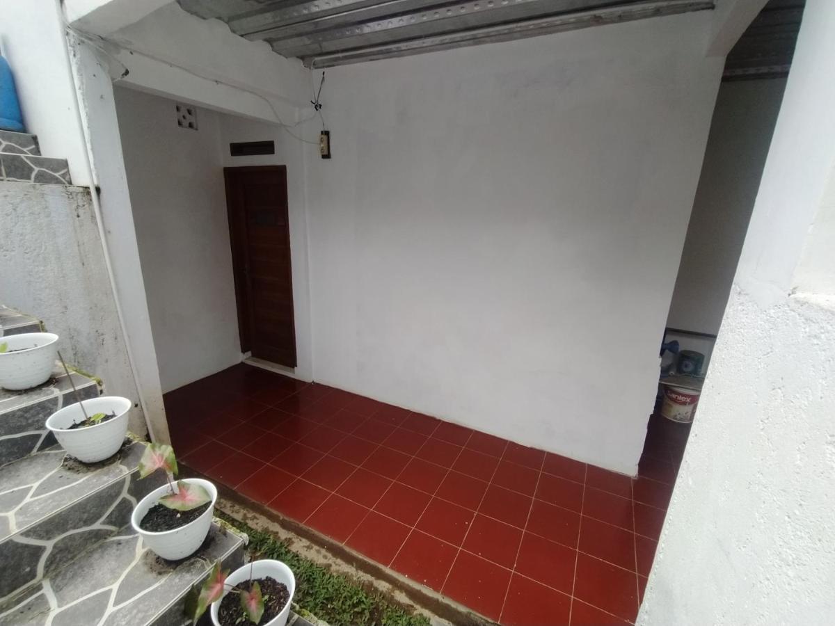 Villa Beverly Lembang Extérieur photo