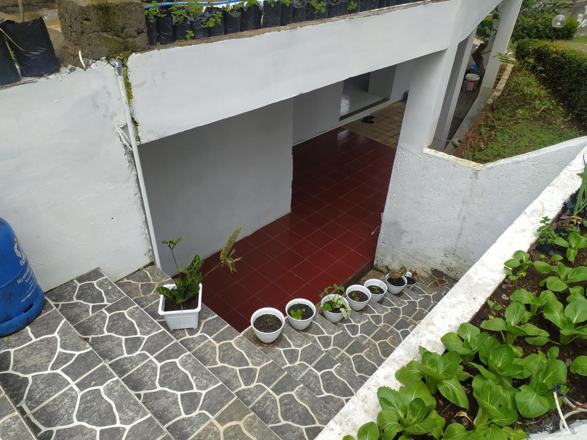 Villa Beverly Lembang Extérieur photo