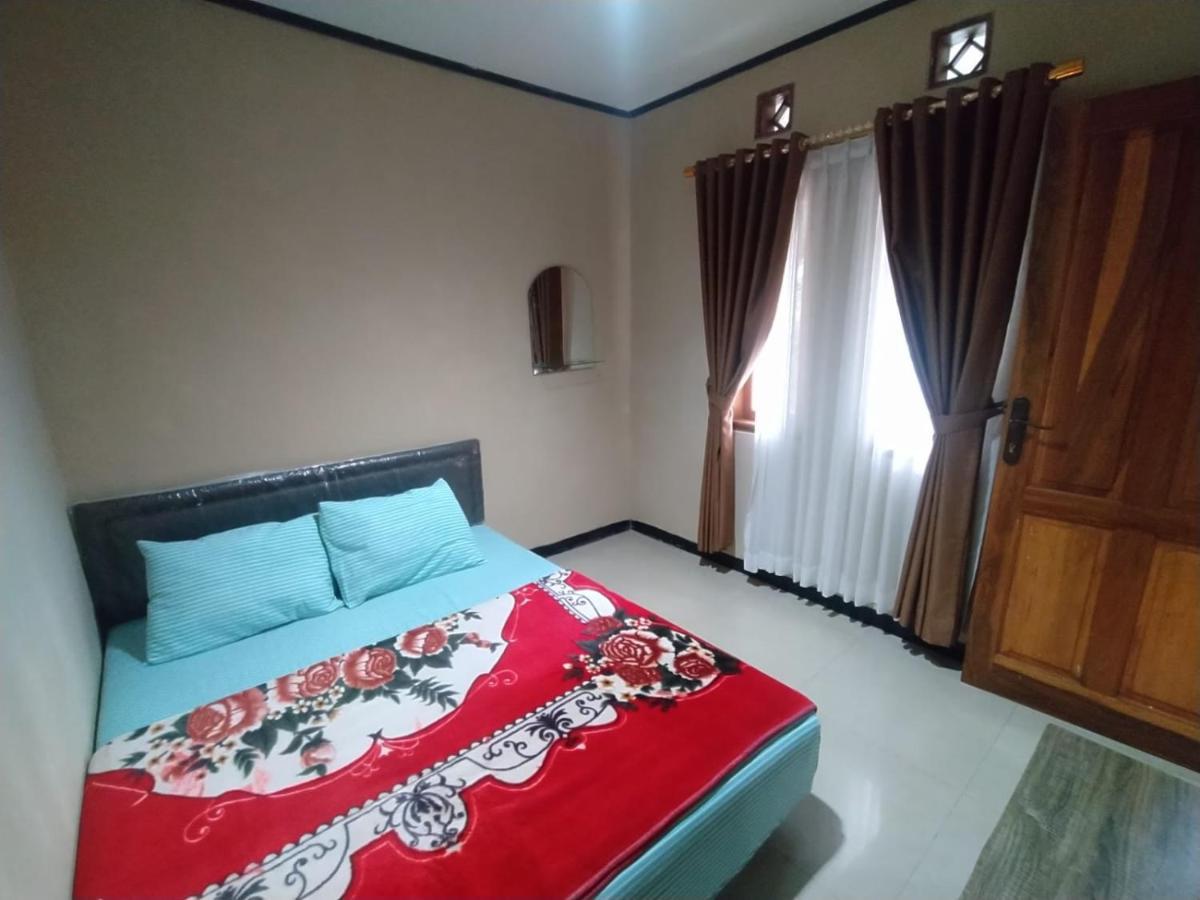 Villa Beverly Lembang Extérieur photo
