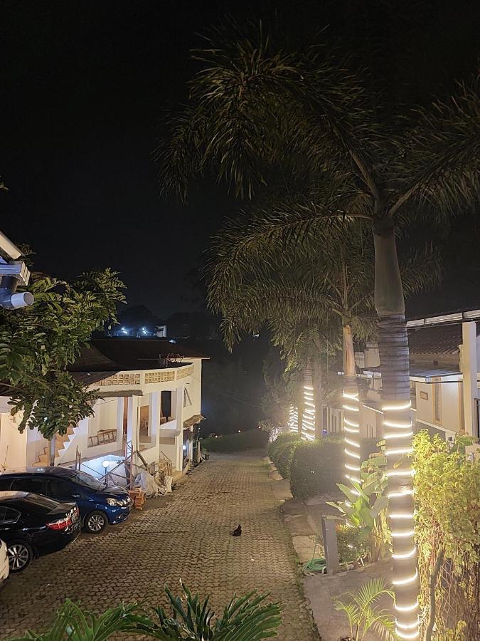 Villa Beverly Lembang Extérieur photo